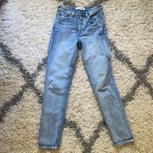 Aritzia Denim Forum Yoko high Rise Slim Size 25